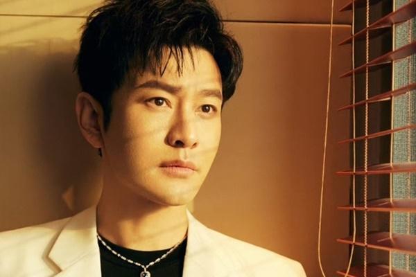 Bạn gái Huỳnh Hiểu Minh khoe ảnh hẹn hò ngọt ngào tại nước ngoài-5