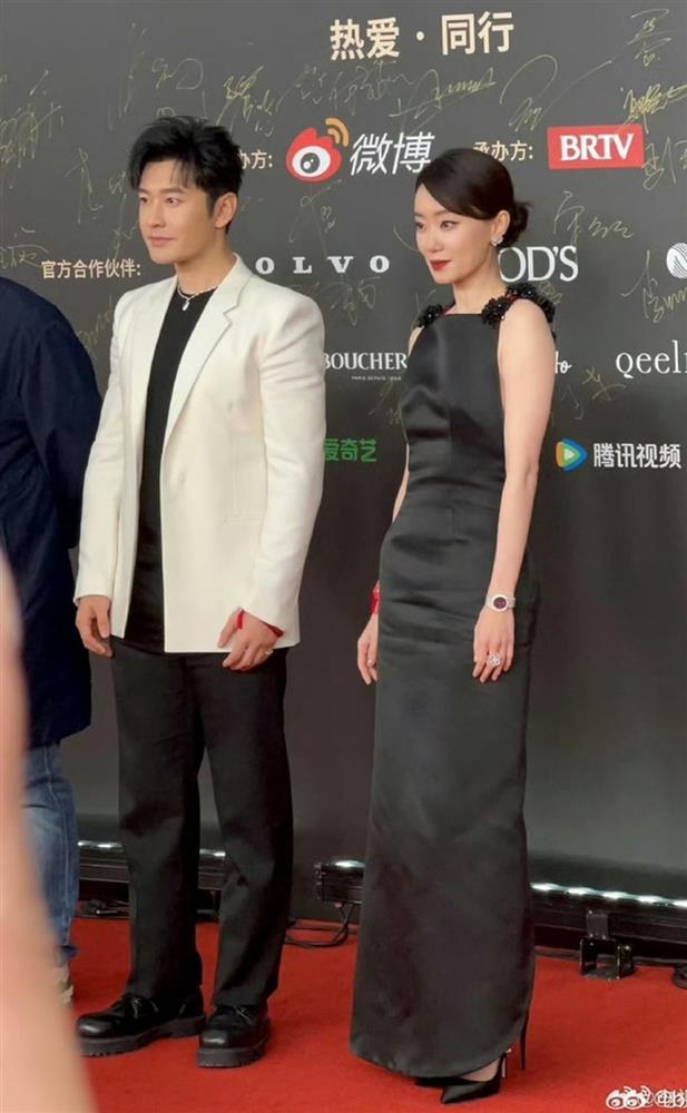 Thái độ của Huỳnh Hiểu Minh khi bạn gái mới bị tố ngoại tình-1