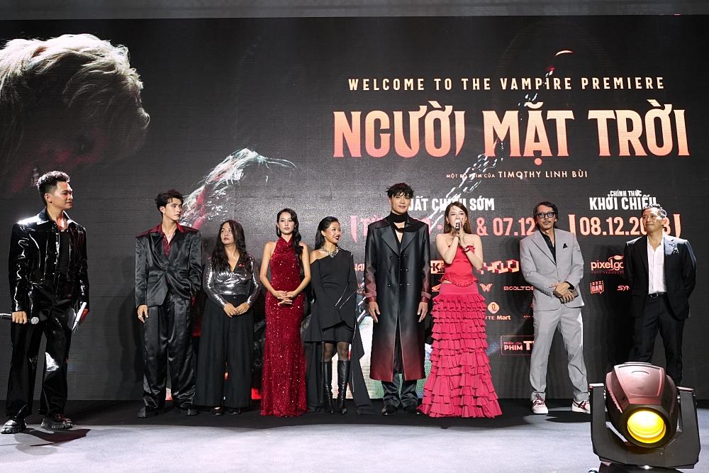 Đông đảo fan Trung Quốc đến Việt Nam ủng hộ phim mới của Chi Pu-5