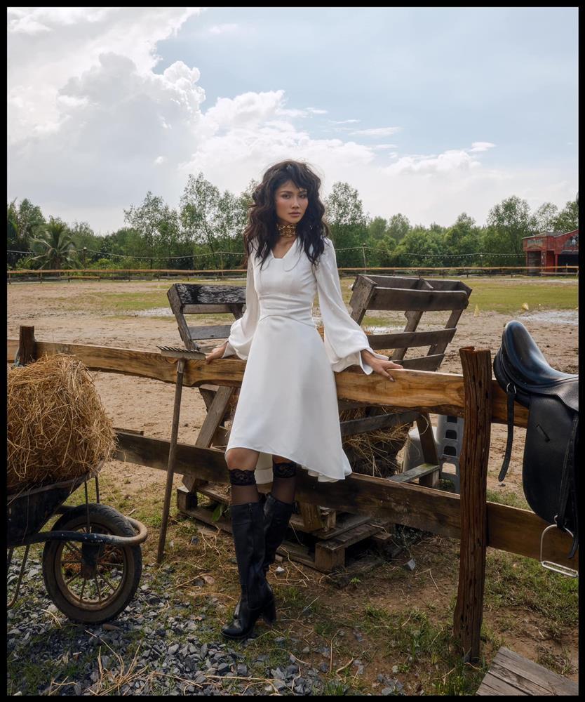 Sau bức ảnh không ai nhận ra, HHen Niê trở lại với vẻ hoang dã, cá tính-5