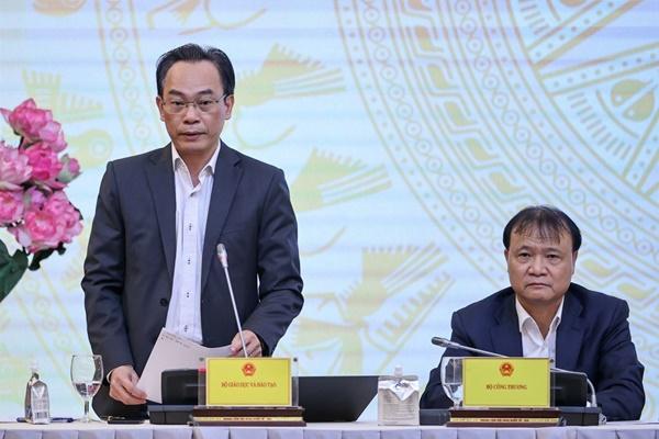 Tạm đình chỉ hiệu trưởng vụ cô giáo bị học sinh dồn vào góc lớp-3