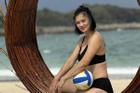 Hoa khôi bóng chuyền Kim Huệ: Diện bikini khoe sắc vóc U45, được khen đẹp quá