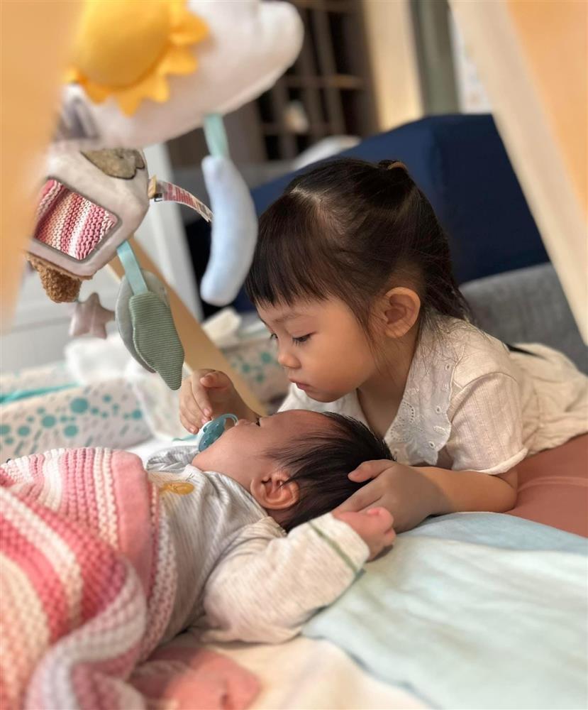 Vợ chồng Cường Đô La dở khóc dở cười trong lần đầu tiên đi họp phụ huynh cho ái nữ-6