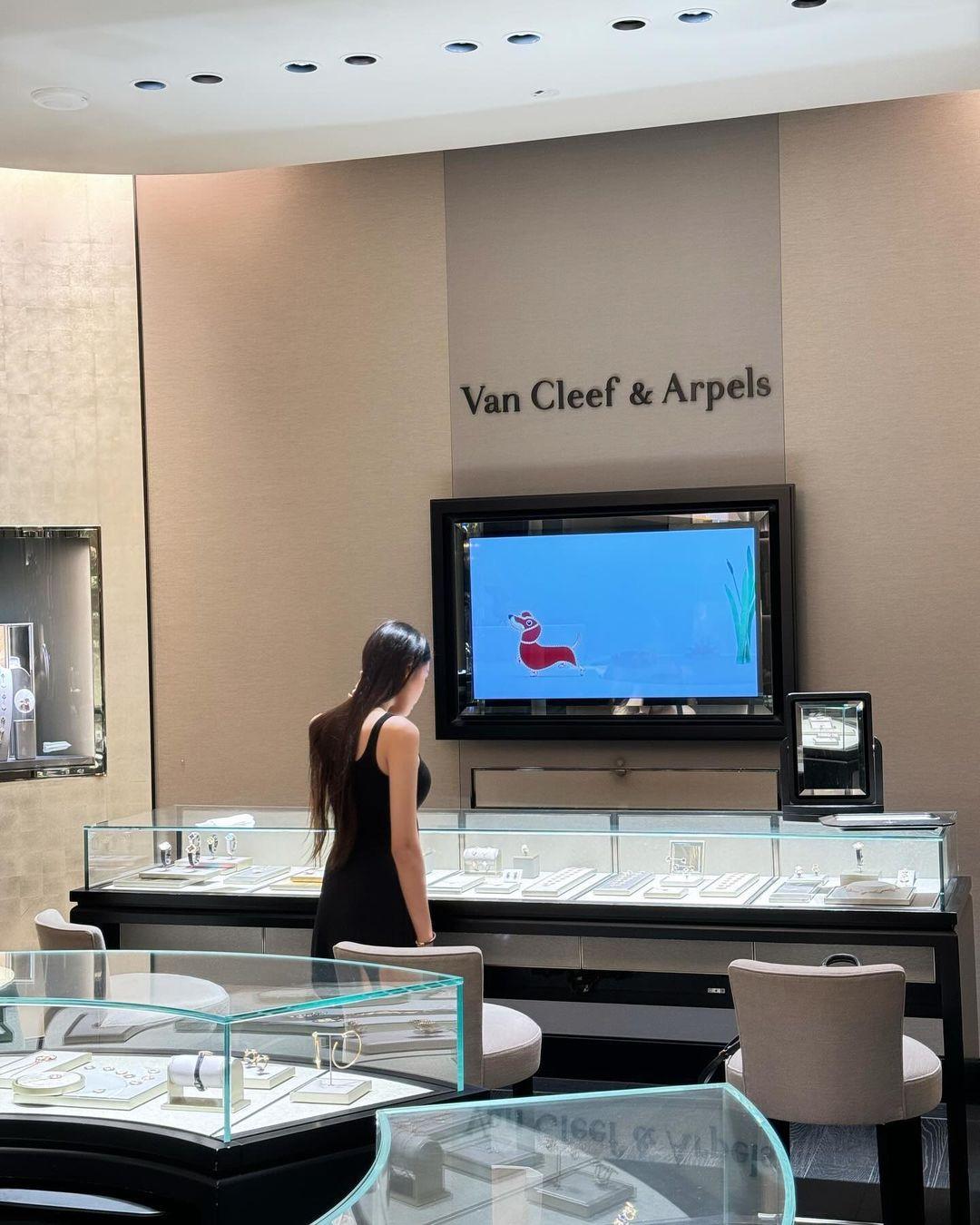 Doãn Hải My hạnh phúc khi đi trăng mật với Đoàn Văn Hậu ở nước ngoài-5