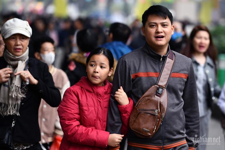 Thời tiết Hà Nội 3 ngày tới: Nắng tăng nhiệt, sáng và đêm lạnh sâu-1