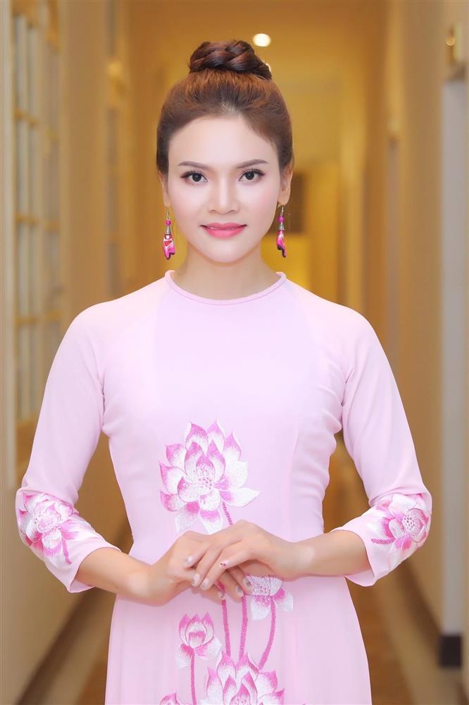 Ca sĩ Việt trẻ nhất được phong tặng NSND sống độc thân ở cơ ngơi 8.000 m2-5