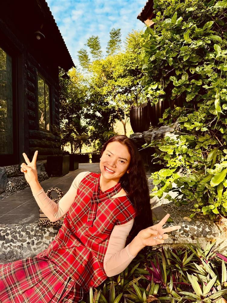 Ca sĩ Việt trẻ nhất được phong tặng NSND sống độc thân ở cơ ngơi 8.000 m2-11