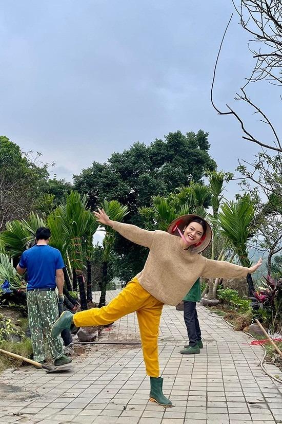 Ca sĩ Việt trẻ nhất được phong tặng NSND sống độc thân ở cơ ngơi 8.000 m2-15