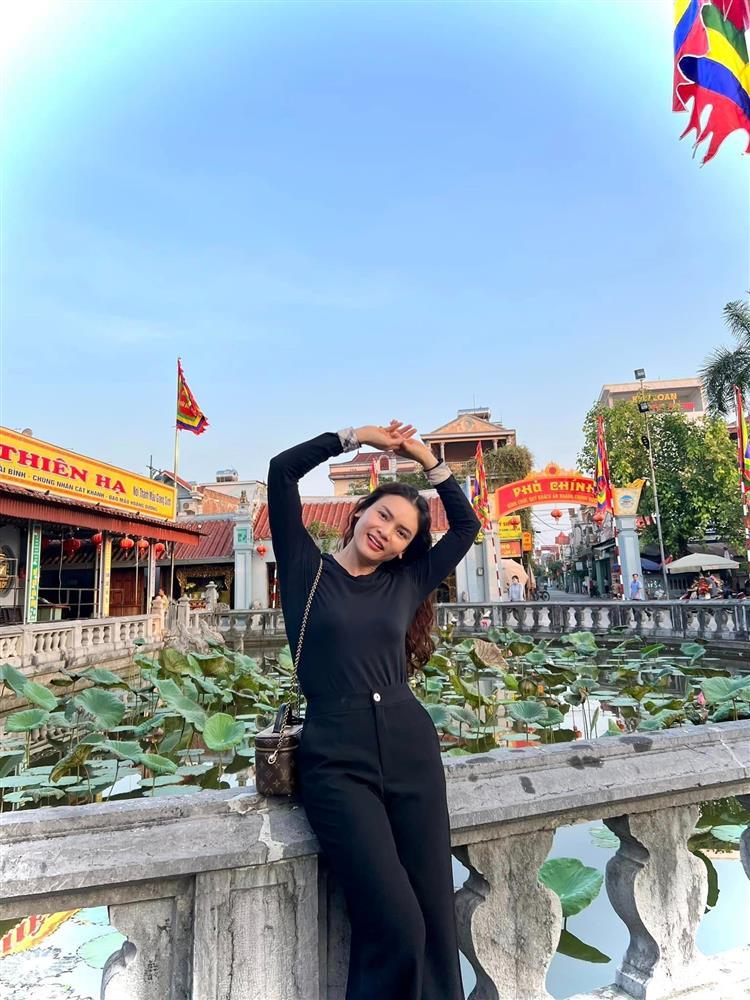 Ca sĩ Việt trẻ nhất được phong tặng NSND sống độc thân ở cơ ngơi 8.000 m2-18