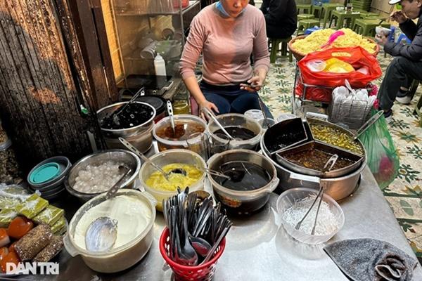 Quán xôi chè nổi tiếng Hà Nội chửi khách thậm tệ bị phạt 2,5 triệu đồng-2