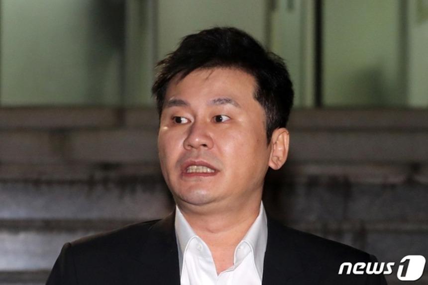 BLACKPINK tái ký hợp đồng, Yang Hyun Suk kiếm 735 tỷ VNĐ trong 1 ngày-1