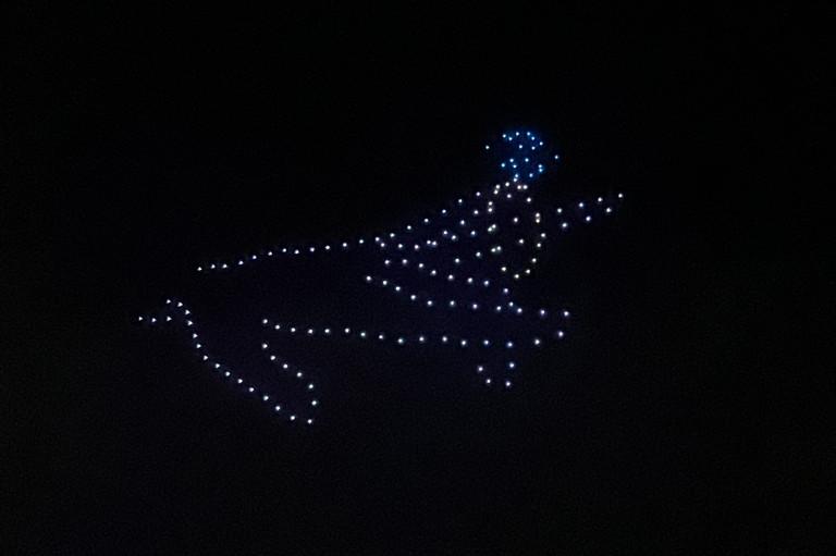 Màn cầu hôn bằng 200 drone đậm chất ngôn tình gây xôn xao ở Hà Nội-2