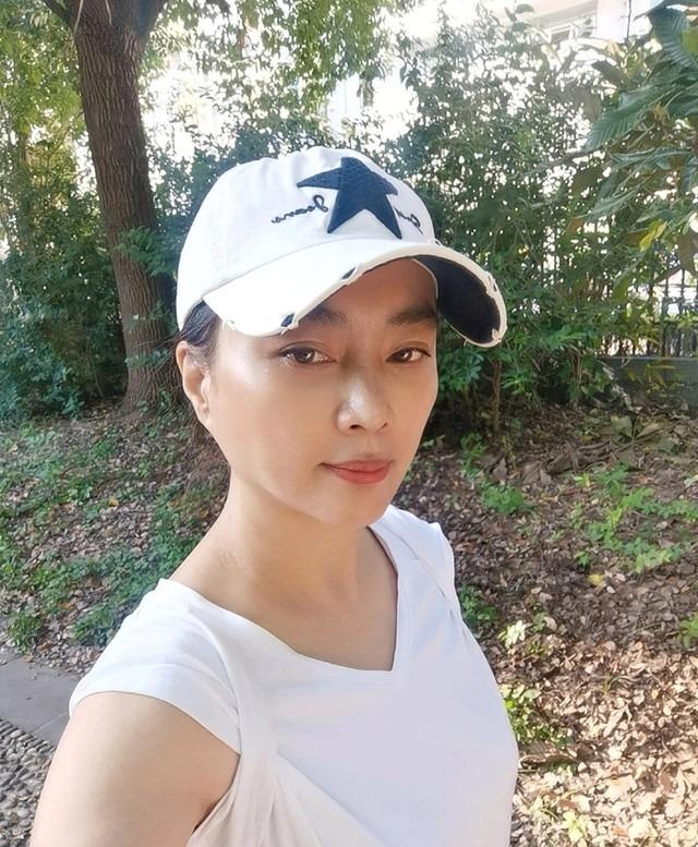 Bất ngờ với nhan sắc và cuộc sống hiện tại của Thỏ Ngọc Lý Linh Ngọc-7