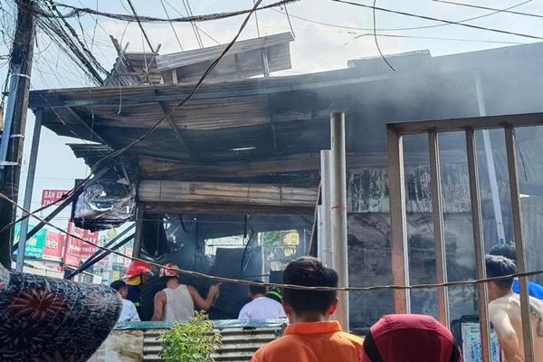 Cháy căn nhà bán tạp hóa kèm nhiều tiếng nổ ở Đồng Nai-2