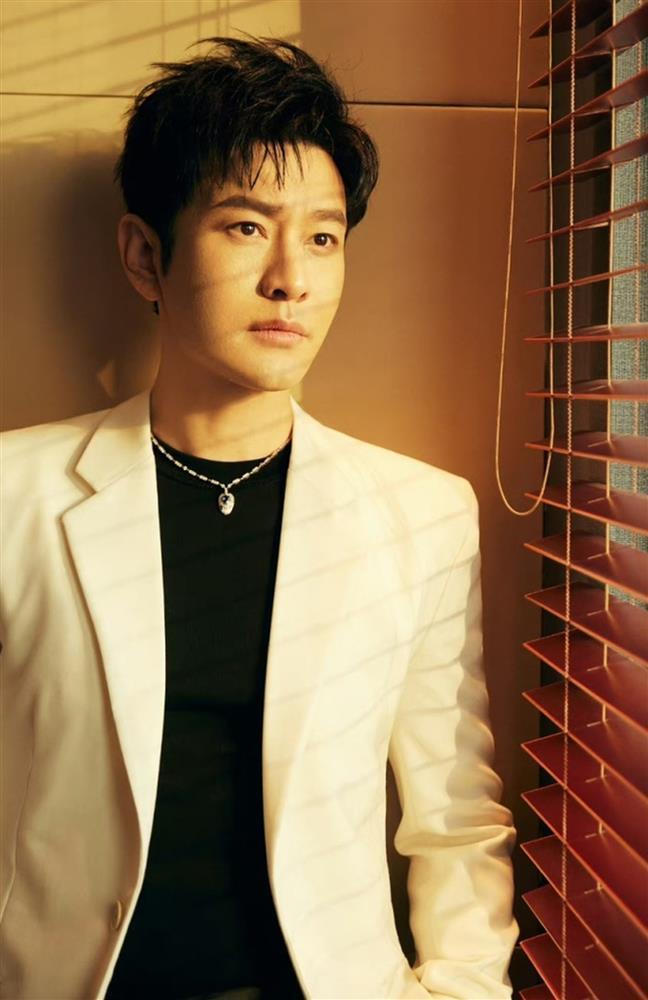 Bạn gái Huỳnh Hiểu Minh khoe ảnh hẹn hò ngọt ngào tại nước ngoài-3