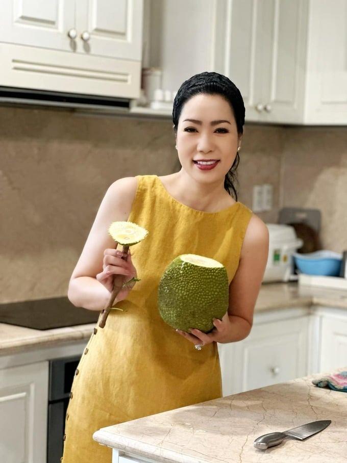 Đời thường quyến rũ, thanh lịch của Á hậu đầu tiên được phong tặng NSND-3