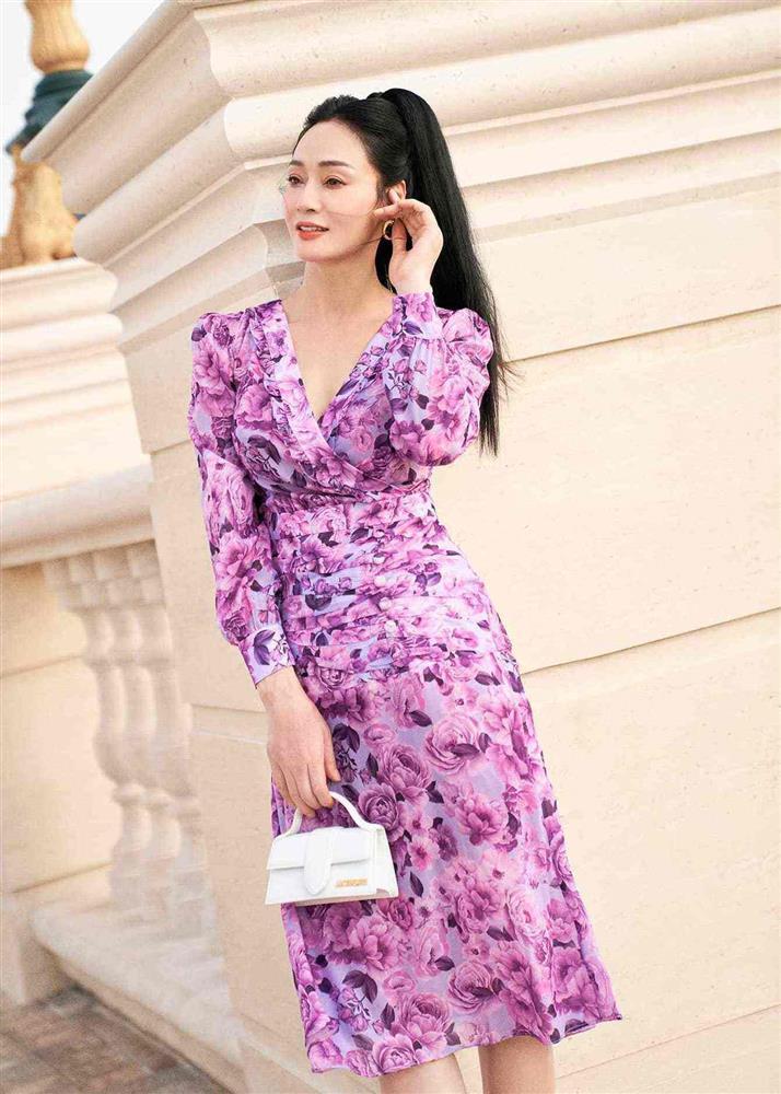 Phong cách nền nã tuổi U50 của Quách Thu Phương-7