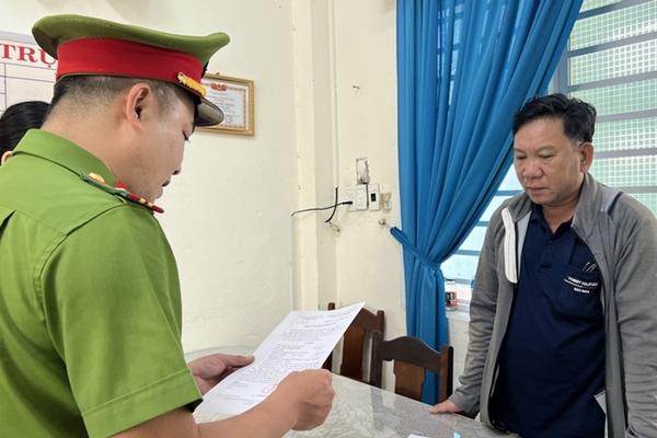 Khởi tố kẻ khống chế 2 cô gái nhiều giờ ở quán spa-2