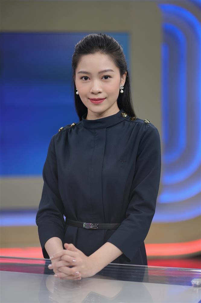 Nhan sắc xinh đẹp của nữ MC được cầu hôn bằng 200 flycam gây xôn xao cộng đồng mạng-3