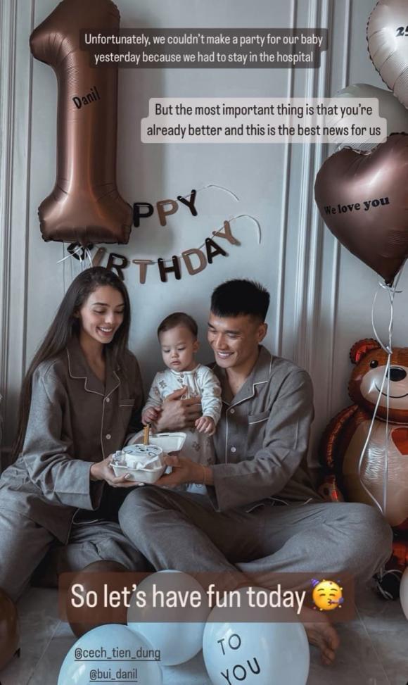 Con trai Bùi Tiến Dũng thích thú khi chập chững những bước đi đầu đời nhưng bố mẹ lại phải than thở một điều này!-5