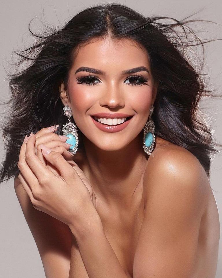 Người đẹp cực sexy có con năm 16 tuổi đoạt Hoa hậu Venezuela 2023-2