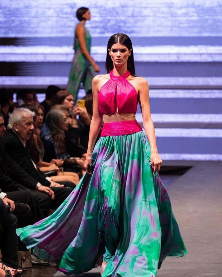 Người đẹp cực sexy có con năm 16 tuổi đoạt Hoa hậu Venezuela 2023-11