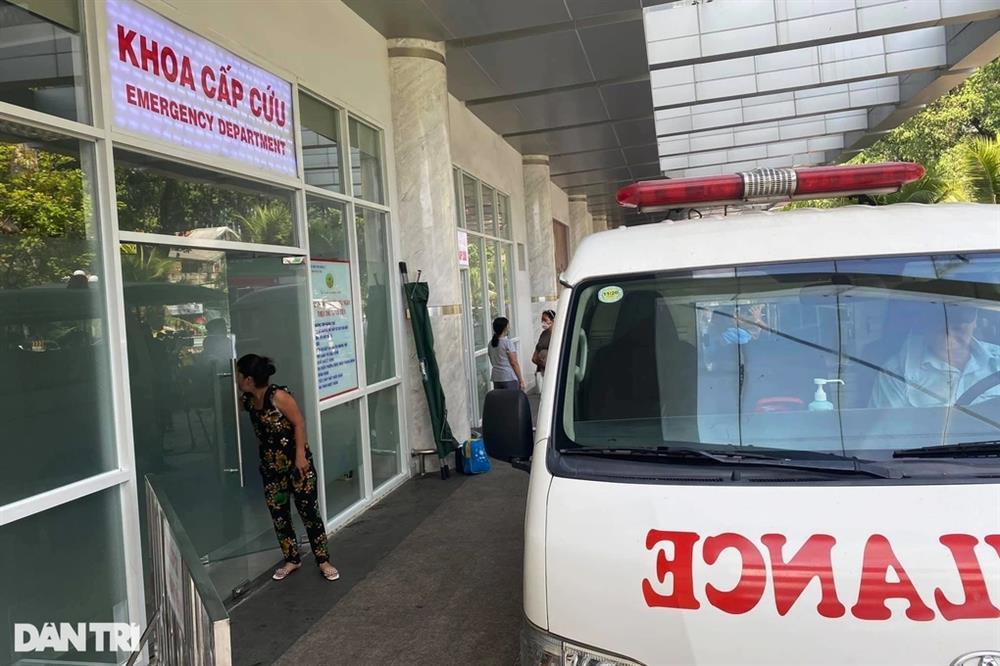 Nữ sinh lớp 7 bị bạn cầm kéo đâm nhiều nhát thấu ngực 2 bên ngay tại trường-1