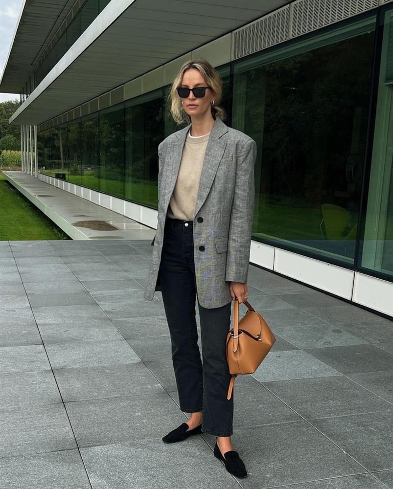 Blogger thời trang gợi ý 10 cách diện đồ thanh lịch, tôn dáng khi đi giày bệt-1