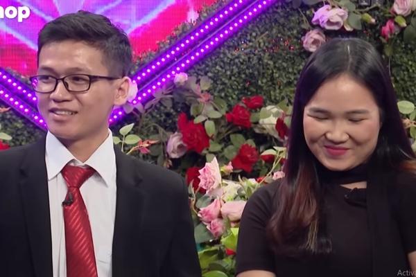 Đám cưới gây sốt của chú rể cao 1m5, cô dâu cao 1m8-5