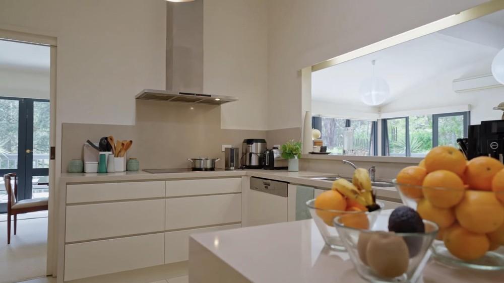 Bên trong biệt thự mới tậu rộng gần 1000m2 của quán quân Olympia: Chim hót véo von, suối chảy róc rách-10