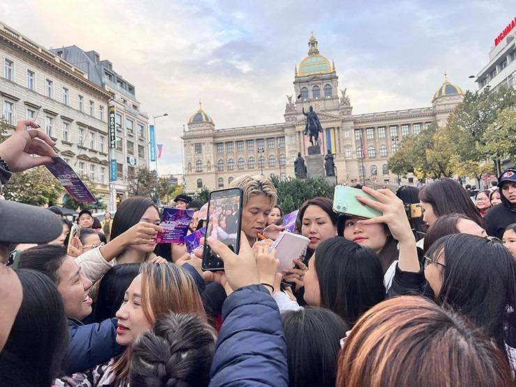 Trọng Hiếu mang Việt Nam ra thế giới bằng một cách đặc biệt-2