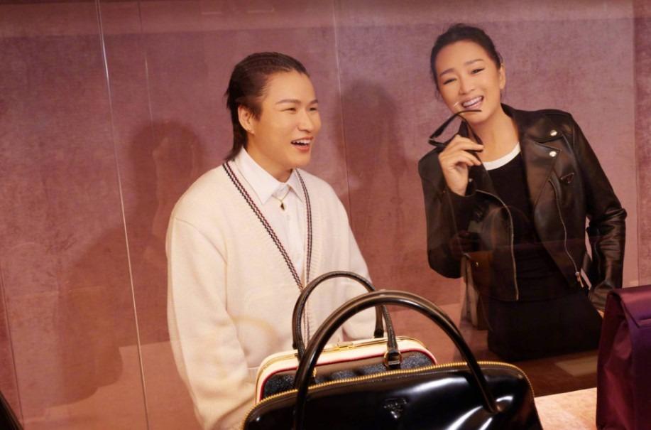 Xuất hiện tại sự kiện, sao nữ U60 khiến dân mạng trầm trồ vì sắc vóc-3