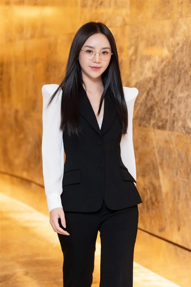 Diễn viên hot girl vào vai cô giáo Nguyệt trưởng thành ở Chúng Ta Của 8 Năm Sau-5