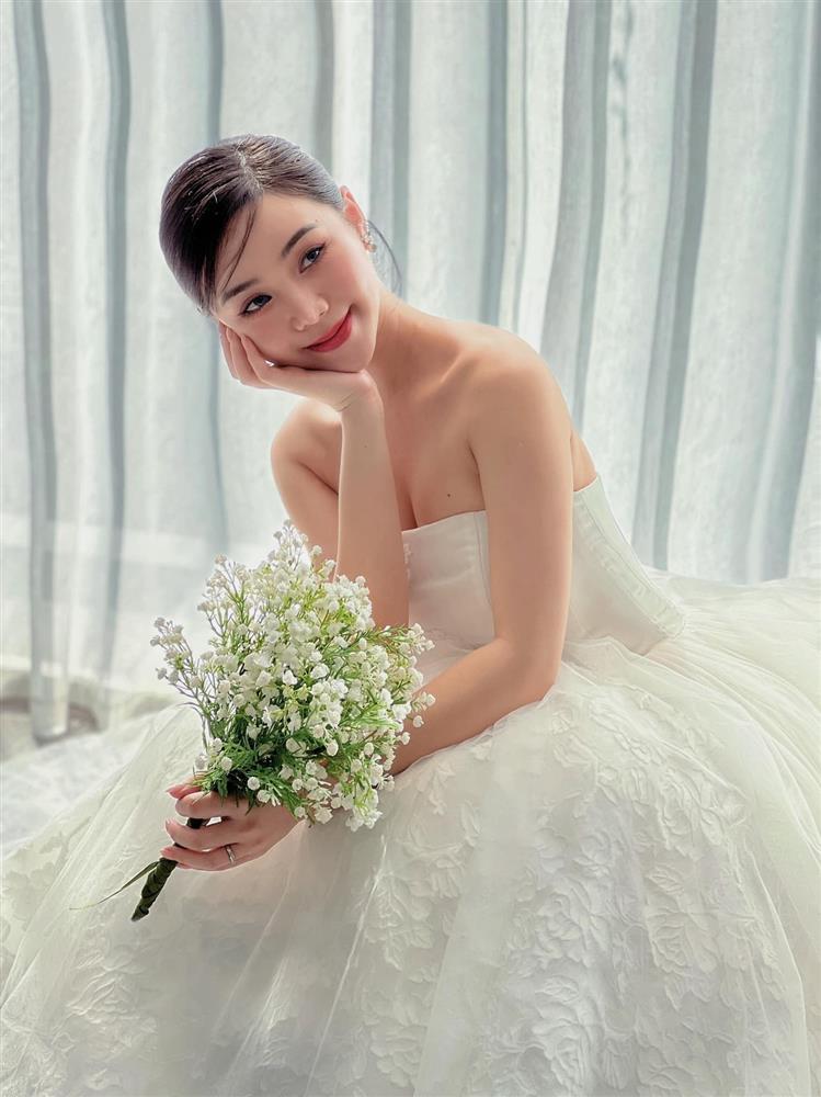 Diễn viên hot girl vào vai cô giáo Nguyệt trưởng thành ở Chúng Ta Của 8 Năm Sau-9