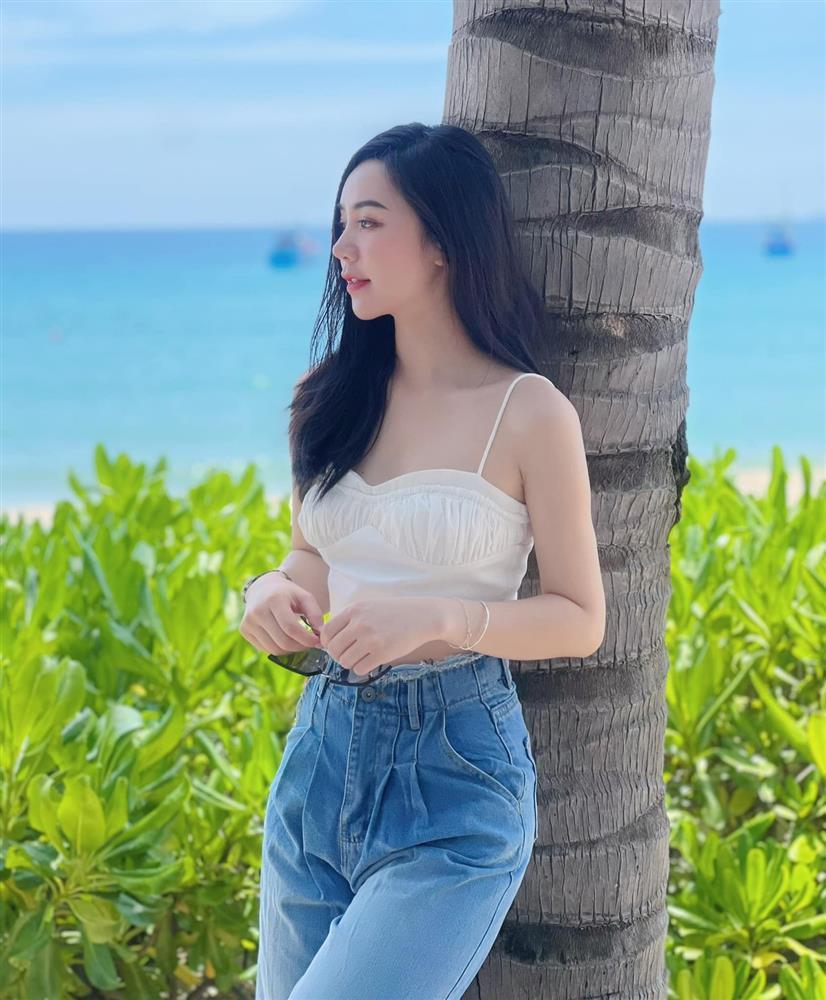 Diễn viên hot girl vào vai cô giáo Nguyệt trưởng thành ở Chúng Ta Của 8 Năm Sau-10