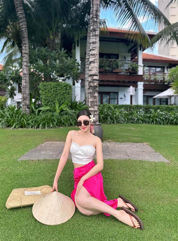 Diễn viên hot girl vào vai cô giáo Nguyệt trưởng thành ở Chúng Ta Của 8 Năm Sau-11