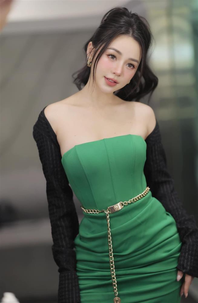 Diễn viên hot girl vào vai cô giáo Nguyệt trưởng thành ở Chúng Ta Của 8 Năm Sau-12