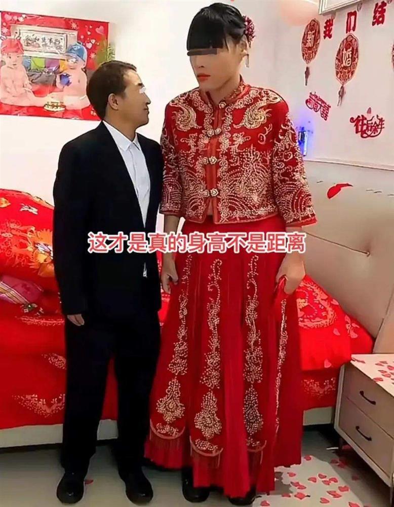 Đám cưới gây sốt của chú rể cao 1m5, cô dâu cao 1m8-2