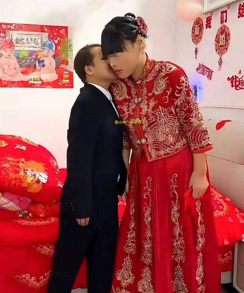 Đám cưới gây sốt của chú rể cao 1m5, cô dâu cao 1m8-3