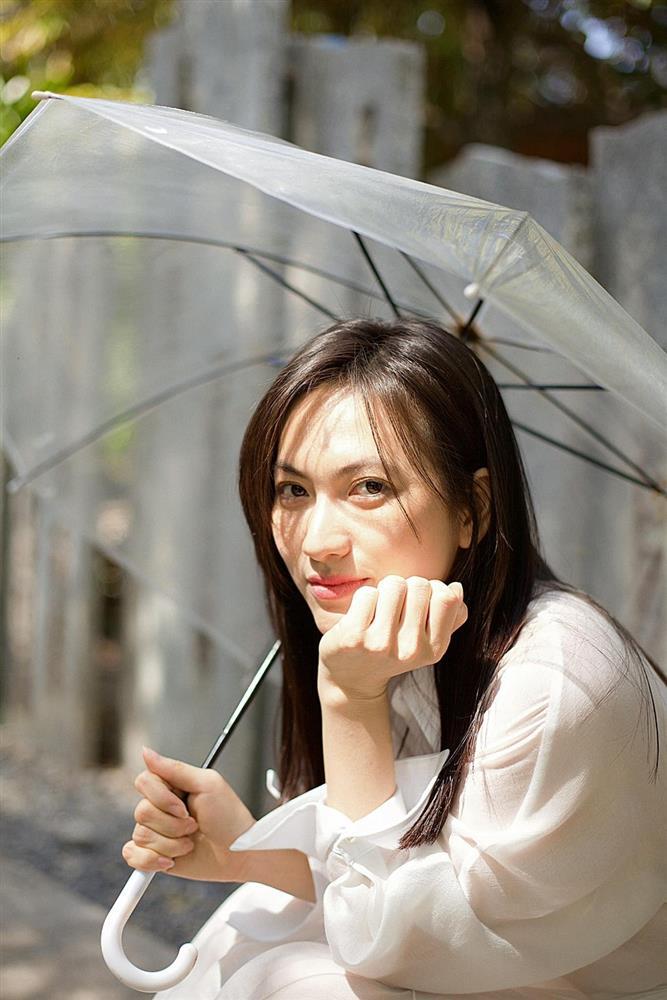 Nàng thơ mới của Trấn Thành: Từng bị lệch mặt, tuổi thơ thiếu tình thương-9