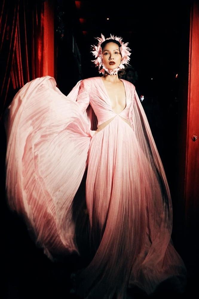 Thu nhập của Hoa hậu: Người 25 tỷ đồng/năm, người 15 phút đút túi 25 triệu đồng-1