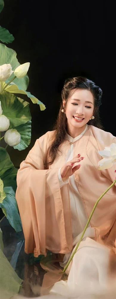 NSƯT Thanh Thanh Hiền đẹp mặn mà, yêu kiều ở tuổi 54-2