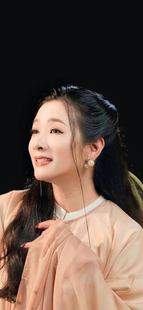 NSƯT Thanh Thanh Hiền đẹp mặn mà, yêu kiều ở tuổi 54-6