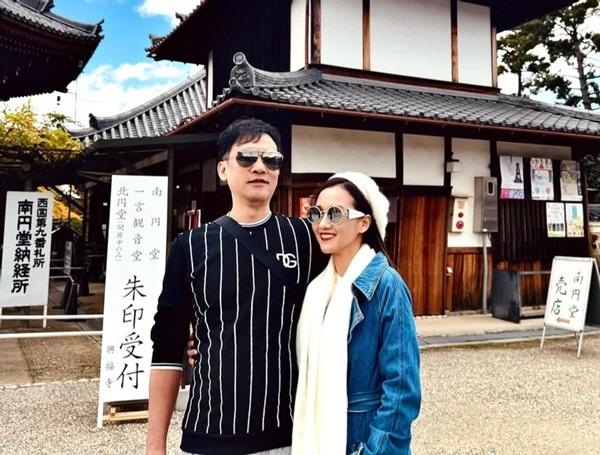 Lã Thanh Huyền và chồng đại gia đón Giáng sinh trong biệt thự triệu đô-8