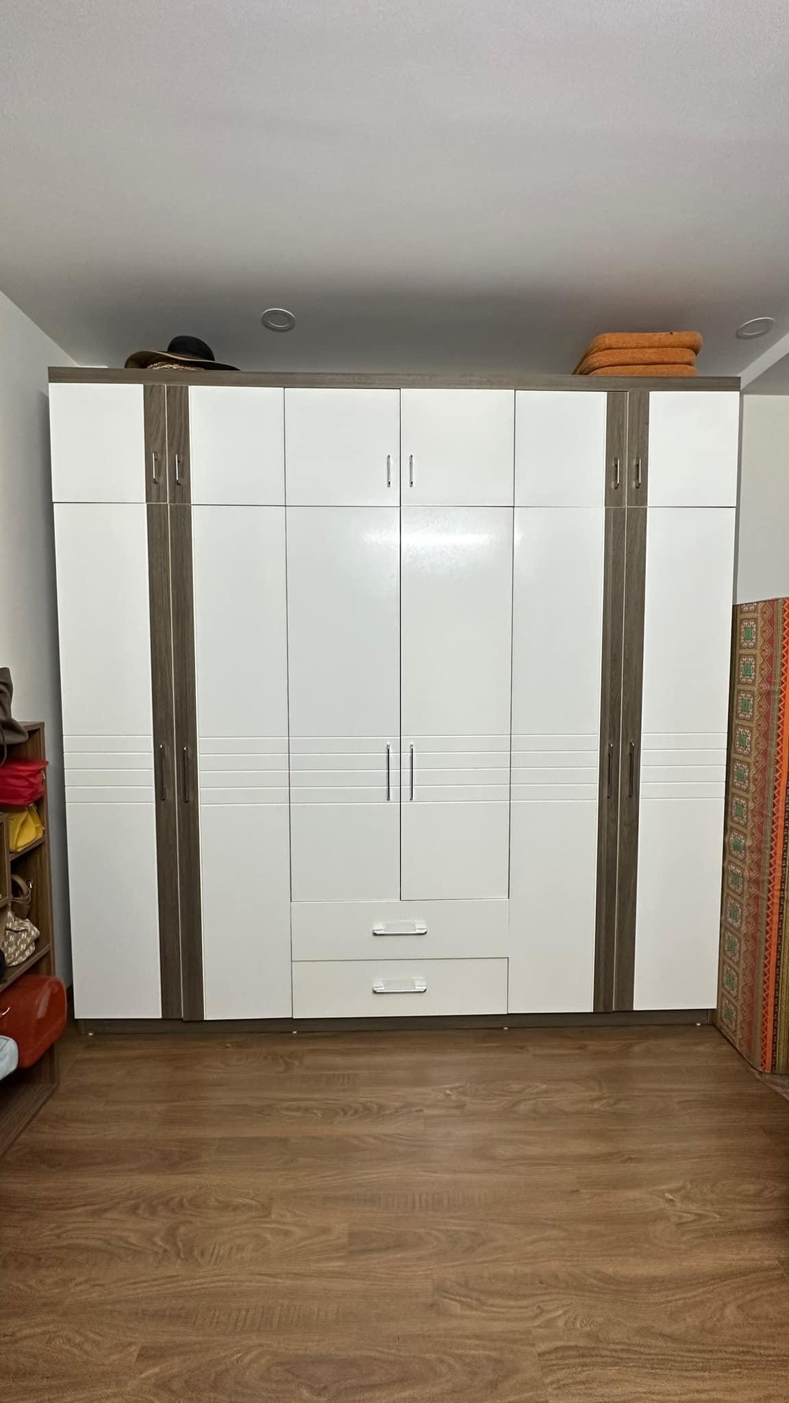 Từ phòng thay đồ lộn xộn thành không gian sáng bừng như store, MC Hoàng Linh khoe nơi ở viên mãn-8