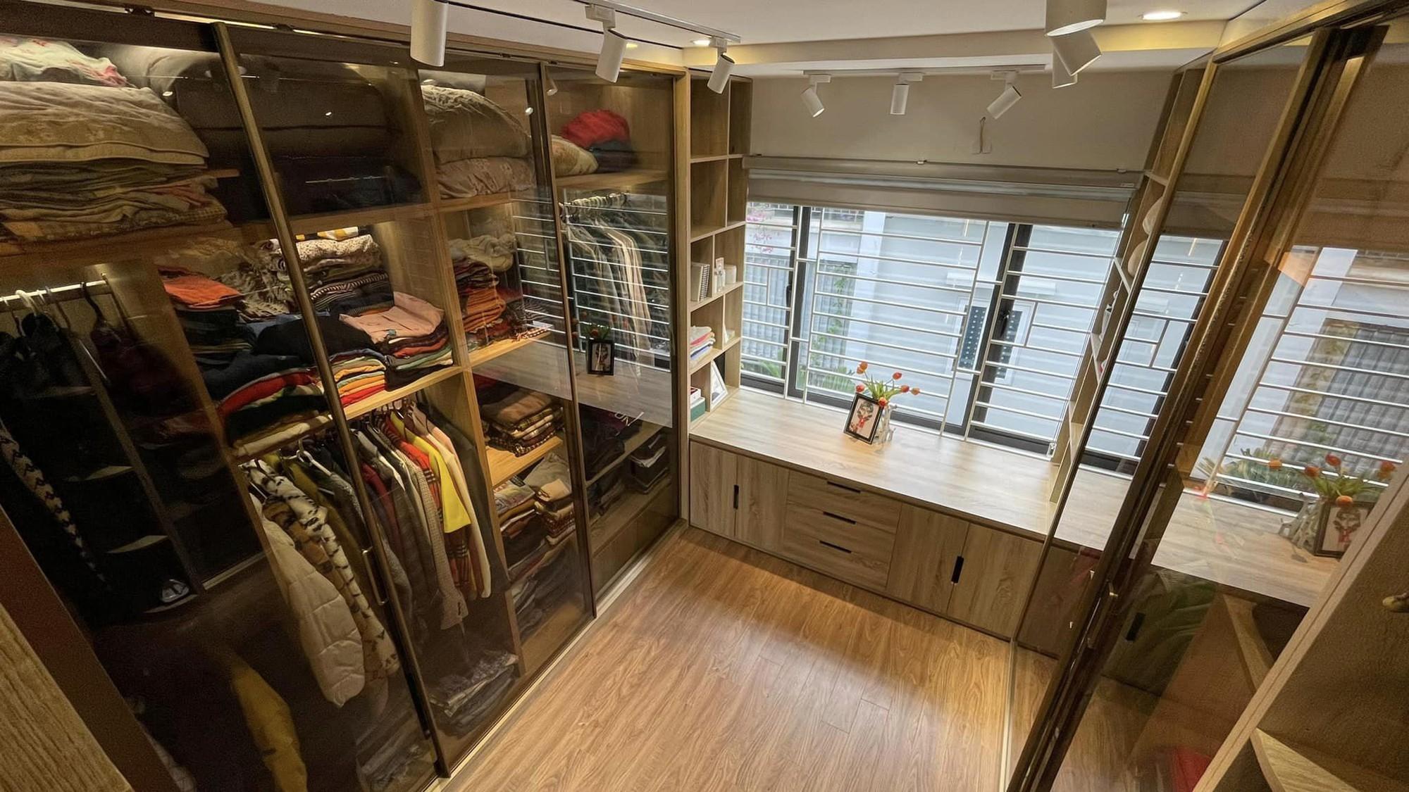 Từ phòng thay đồ lộn xộn thành không gian sáng bừng như store, MC Hoàng Linh khoe nơi ở viên mãn-5