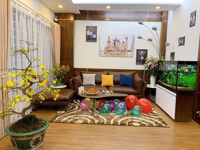 Từ phòng thay đồ lộn xộn thành không gian sáng bừng như store, MC Hoàng Linh khoe nơi ở viên mãn-13