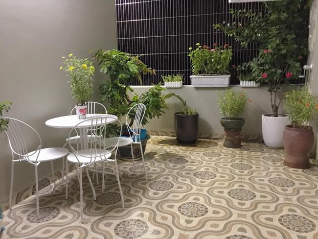 Từ phòng thay đồ lộn xộn thành không gian sáng bừng như store, MC Hoàng Linh khoe nơi ở viên mãn-16