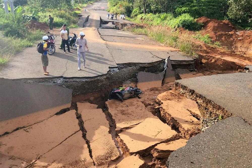 Người đàn ông tử vong vì đi vào tuyến đường 800 tỷ sụt lún-2
