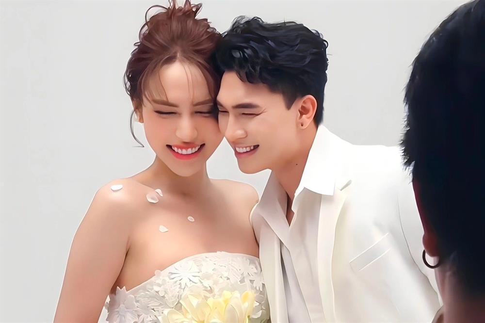 Các cặp đôi bước ra từ chương trình hẹn hò giờ ra sao?-1